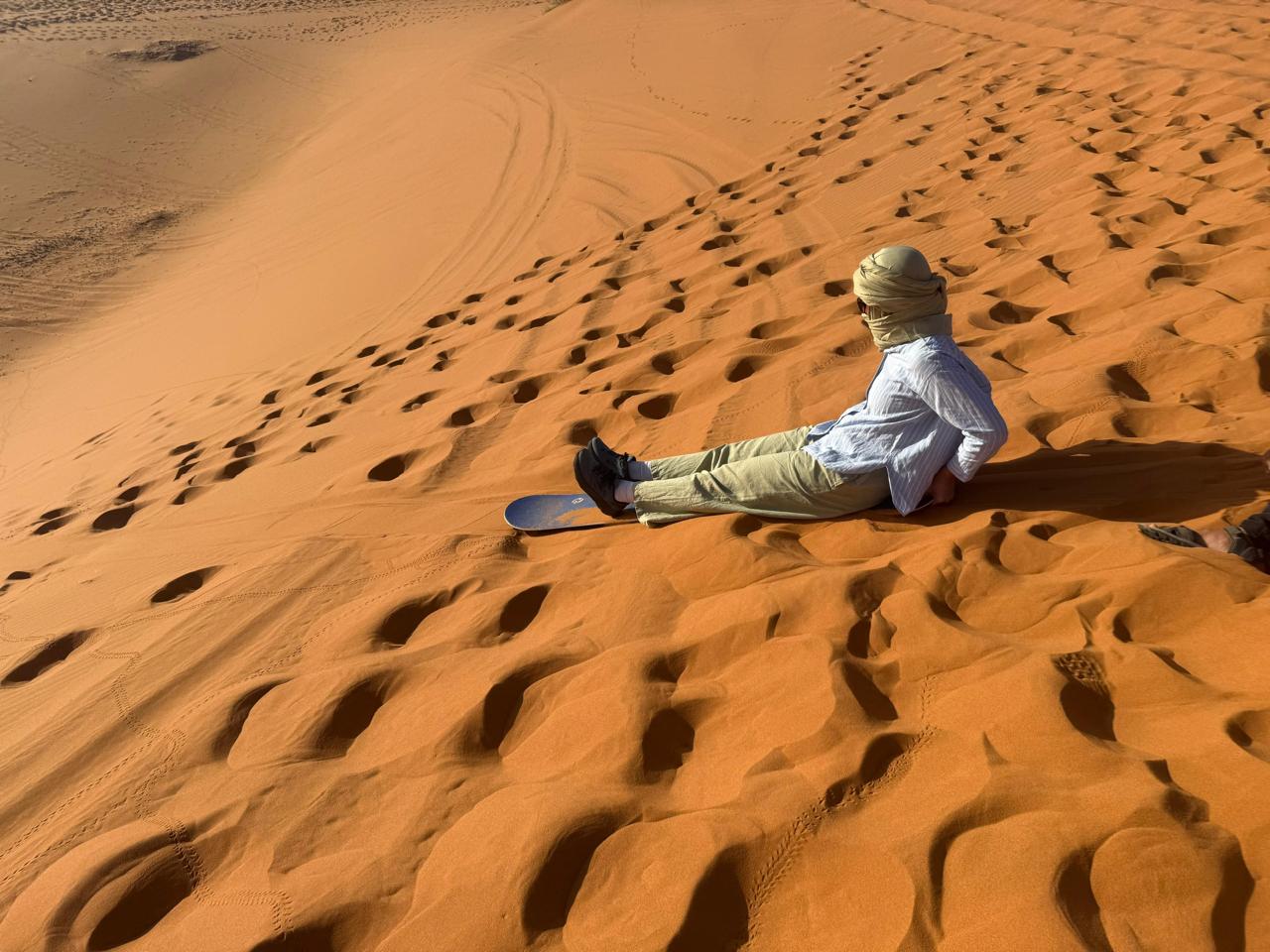 A traveller among the palm groves